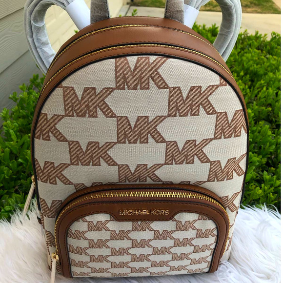 New 🎀 Michael Kors Medium Backpack & Double Zip  Wallet Set - Picture 5 of 16